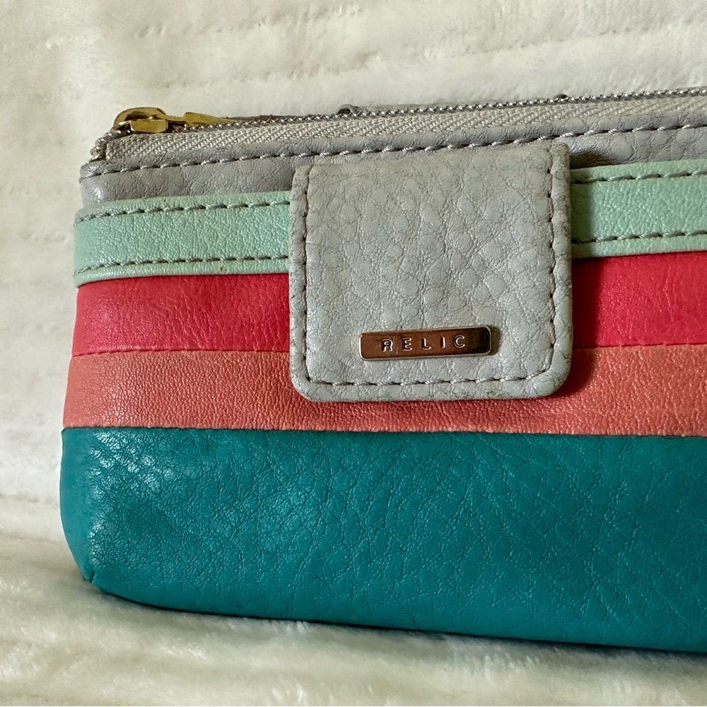 Relic By Fossil Euc Women’s Front Snap Closure Mu… - image 5